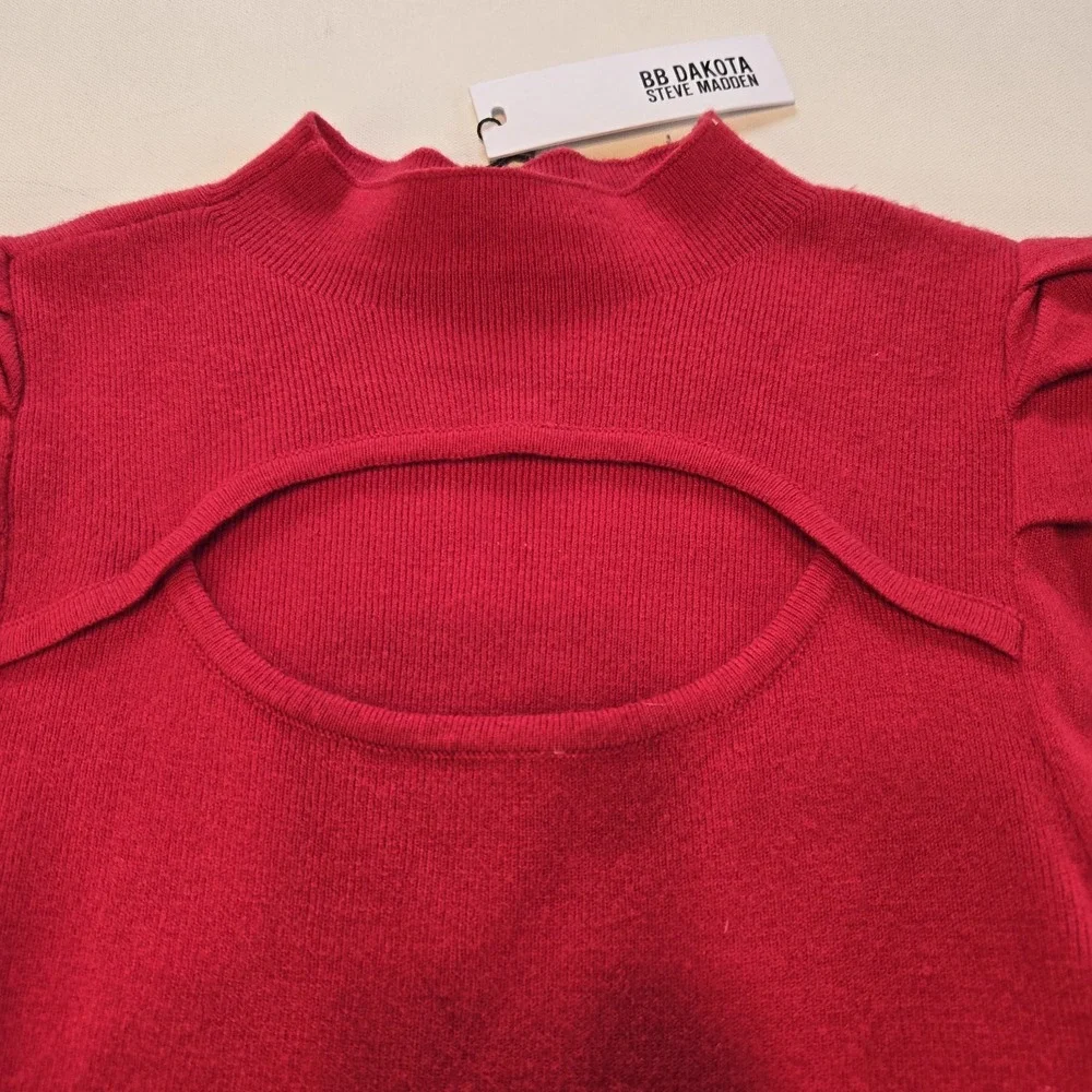 BB Dakota Steve Madden Red Sweater with‎ Chest Cutout and Puff Shoulder Size Med